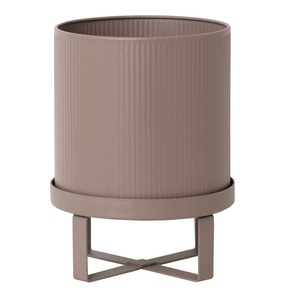 Macetero de Metal Negro con Soporte de Madera, Diseño Moderno Vintage, Acabado con Recubrimiento de PE, Duradero para Decoración del Hogar y Jardín - Product Image 4