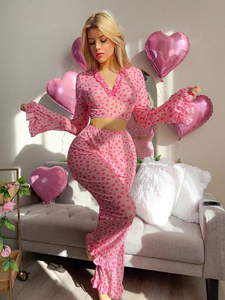 Pijama de 2 piezas para mujer con estampado de corazones rosas, manga larga, cuello en V, de gasa, estilo sexy de tiro alto y largo completo - Product Image 1
