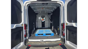Ford E-Transit Cargo Van T-350 2022, Techo Mediano de 148 Pulgadas, 9500 GVWR, Tracción Trasera, Usada en Excelentes Condiciones - Product Image 2
