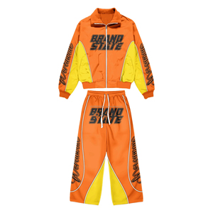 Conjunto deportivo para hombre con chaqueta cortavientos de colores y pantalones elásticos tipo jogger, ropa deportiva personalizada OEM, estilo urbano. - Product Image 3