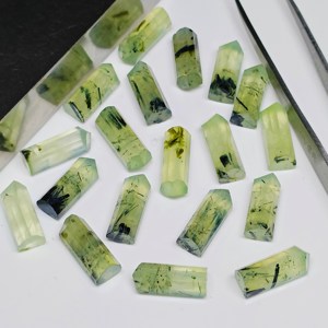 ผสมจํานวนมาก 100% ธรรมชาติ Prehnite ดินสอเหลี่ยมเหลี่ยมเพชรพลอยรูปร่างหลวมรูปลักษณ์ที่สวยงามและรูปร่างอัญมณีอินเทรนด์สําหรับการทําเครื่องประดับว้าว - Product Image 4