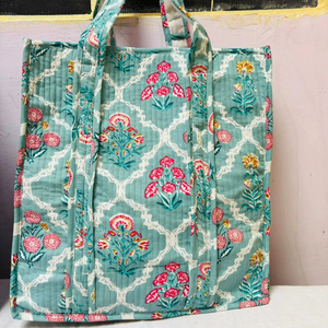 กระเป๋าผ้าคอตตอนพิมพ์ลายด้วยมือมีซิปแบบกลับด้านได้พิมพ์ลายขนาดใหญ่ - Product Image 1