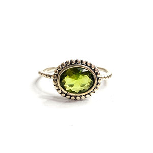 Anillo de Oro Amarillo Real de 14k con Peridoto (3.1 Gramos), Incrustación de Piedras Preciosas para Uso Diario, Diseño Promesa para Hombre - Product Image 1