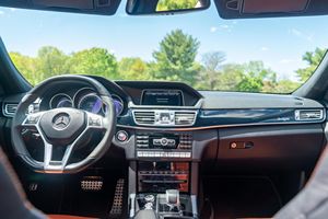 Excelente estado, Mercedes-Benz E63 S AMG Sedán 2015 usado, 46 mil millas. - Product Image 1
