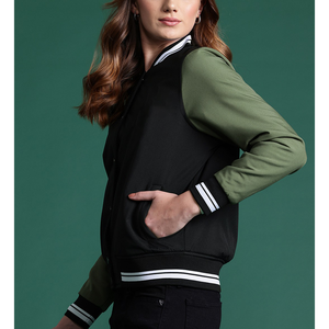 Chaqueta Universitaria Personalizada para Mujer con Tela de Lana, Mangas Negras, Diseño Invernal Cortavientos y Ecológico - Product Image 6