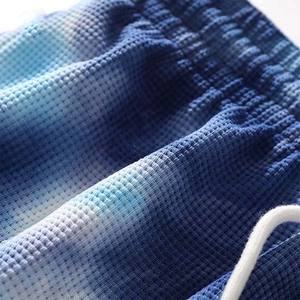 Shorts pour hommes, vêtements décontractés et d'entraînement à usage extérieur, shorts tie-dye pour hommes, poids léger 100% coton fait, avec logo personnalisé, au prix de gros - Product Image 3