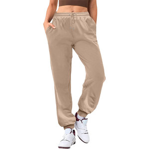 กางเกงวอร์มผู้หญิงขายส่ง กางเกงจ็อกเกอร์ลำลองผ้าฟลีซ รับผลิตตามแบบ (OEM) คุณภาพสูง เป็นมิตรกับสิ่งแวดล้อม ผลิตจากโพลีเอสเตอร์/ผ้าฝ้าย - Product Image 1