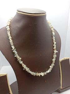 Piedra lunar natural sin cortar chips piedras preciosas Reiki curación 925 Collar de plata 4x7mm cuentas - Product Image 5