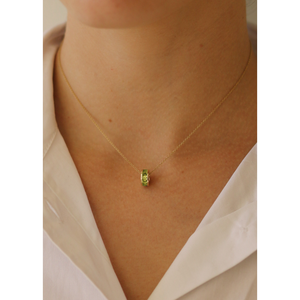 Pendentif Milestone Baguette Pierre de Naissance Peridot Motif Goutte d'Eau Or Rose & Platine Bijoux de Style Religieux avec Placage Rhodium - Product Image 2