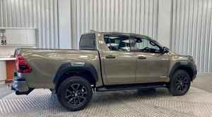 Conduite à droite 2024 T o y o t a , H i l u x (24) - 2.8 D-4D Invincible X Pickup Double Cab 4dr Diesel Manual 4WD - Product Image 4
