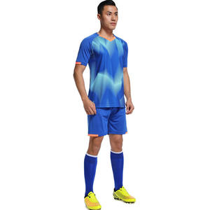 Nouveaux ensembles de survêtements de football pour hommes, uniformes d'entraînement de course, vêtements de sport vierges pour équipes, maillots de football 100 % polyester - Product Image 4