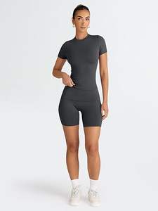 Nuevo estilo, diseño personalizado, Logo, Impresión de transferencia de calor, talla grande, impermeable, conjuntos de entrenamiento de 2 piezas para mujer, trajes cortos de gimnasio y Yoga - Product Image 3