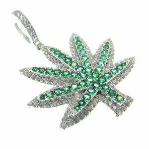 Pendentif feuille de cannibus en argent sterling massif 925, plante glacée plaquée rhodium, bijoux Hip Hop pour hommes avec vert - Product Image 4