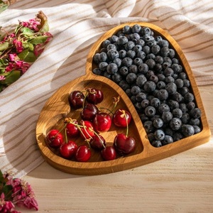 Bol en bois en forme de cœur écologique, bol de service en bois massif naturel pour la maison et les restaurants - Product Image 2