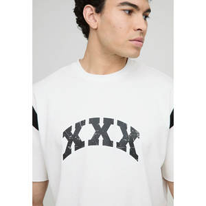 Camiseta larga de algodón 100% de alta calidad para hombre con estampado gráfico bordado en blanco Top informal ecológico para stock al por mayor - Product Image 3