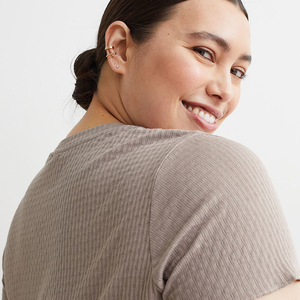 เสื้อยืดผู้หญิง,เสื้อยืดแฟชั่นใหม่สำหรับฤดูร้อนออกแบบโลโก้ได้ตามต้องการ - Product Image 4