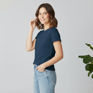 T-shirt à manches courtes pour femme, bleu marine, éco-responsable, col rond, tissu de qualité supérieure, séchage rapide et respirant - Product Image 1