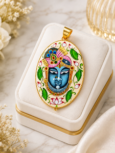 Colgante de Plata de Ley 925 con Diseño de Krishna en Técnica Meenakari |   Colgante Devocional Pintado a Mano y Bañado en Oro - Product Image 3