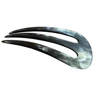 Épingle à cheveux en corne de buffle polie faite à la main et écologique Bâton de chignon traditionnel Amour Accessoire de cheveux élégant - Product Image 4