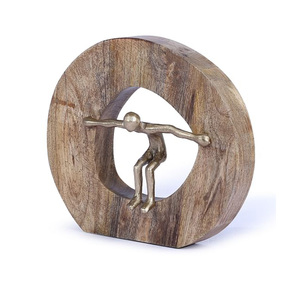 Sculpture de conception de cravate d'or pour la décoration de table de bureau faite à la main faite en Inde - Product Image 2