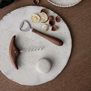 Abrebotellas con mango de madera Barware decorativo clásico Ideal para fiestas Bodas Hoteles y restaurantes al por mayor de La India - Product Image 2