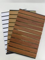 Panneaux de plafond modernes en PVC, imitation bois, rainurés, étanches et ignifuges, alternative au faux plafond tendu pour la maison et l'hôtellerie
