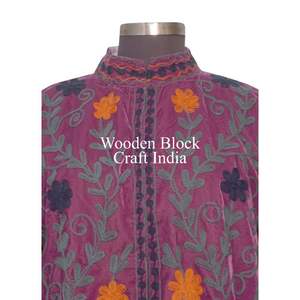 Chaqueta de Invierno de Terciopelo con Bordado Suzani Hecha a Mano de la Mejor Calidad, Chaqueta Suzani Corta para Mujer, Talla Única, Chaqueta Acolchada Corta - Product Image 4