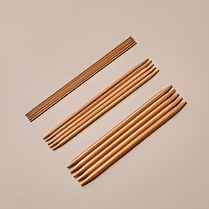 Juego de agujas de tejer de madera decorativas, 18 Uds., pequeñas a grandes, 2-10mm, kit de herramientas de agujas de tejer de hilo Romo redondo resistente - Product Image 2