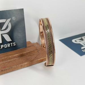 กำไลข้อมือทองแดงแม่เหล็กแบบเปิด ดีไซน์ดั้งเดิม งานฝีมือโลหะ ทำด้วยมือ ปรับขนาดได้ น้ำหนักเบา ลายโซ่ถัก - Product Image 4