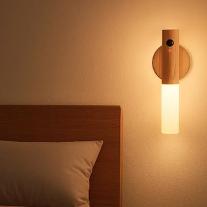Luz Nocturna Minimalista de Madera (con Sensor de Movimiento Integrado) - Product Image 3