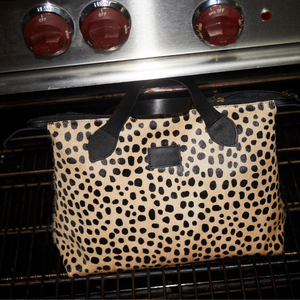 Sac fourre-tout en cuir de vachette véritable pour femmes avec logo en cuir de vachette élégant à motif de fourrure pour le voyage - Product Image 2