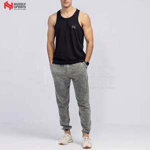 Vêtements de sport pour hommes Débardeur en tricot respirant pour vêtements de sport fabriqués au Pakistan pour la musculation - Product Image 2