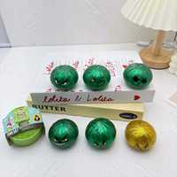 Édition Noël Monstre Vert Pelucheux Grinch 8,5 cm – Jouet Anti-Stress à Presser – Cadeau Amusant – Boîte Mystère Créative pour Adolescents