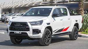 Camioneta Hilux 2024, Cabina Simple, Doble Cabina, 4x4, Diésel Turbo, Automática, Volante a la Izquierda, Interior Oscuro, Asientos de Cuero, Neumáticos R18 - Product Image 5