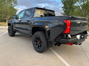 Toyota Tacoma TRD Pro Double Cab 4x4 2024, hybride turbo 4 cylindres - Product Image 6