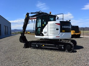 Mini-excavatrices sur chenilles HIDROMEK HMK230LC d'occasion avec vérin hydraulique Eaton et commande PLC, forte puissance de creusement, à vendre - Product Image 2