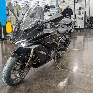 Disponible dès maintenant : Nouvelles motos sportives de tourisme GSX-S1000GT 2024 – En stock - Product Image 1