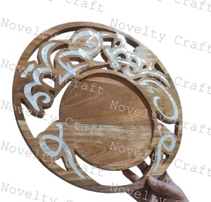 Plateaux décoratifs de bonbons au caramel au chocolat Plateau de service à chocolat en bois et nacre avec design de luxe pour les bonbons - Product Image 1