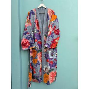 Femmes de haute qualité imprimé fleuri Kantha fait à la main coton Peignoir en peluche taille multicolore Kimono vêtements de nuit pour un usage domestique automne - Product Image 1