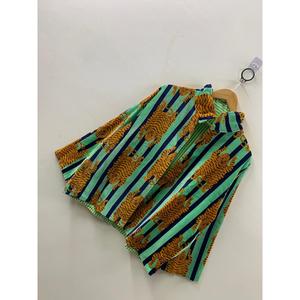 Chaqueta de Terciopelo con Estampado de Rayas Bengalinas - Blazer Reversible Acolchado con Bordado Floral en Verde Menta, Azul Marino y Ámbar para Verano - Product Image 4