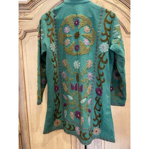 เสื้อแจ็คเก็ต Woodland Olive แบบกลับด้านได้ ลาย Suzani Tribal สำหรับผู้หญิง สไตล์โบฮีเมียน พิมพ์ลายดอกไม้ ผ้าควิลท์ หนัง ผ้าฝ้ายย้อมสี สำหรับฤดูใบไม้ผลิและฤดูหนาว - Product Image 5