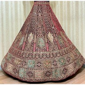 Premium Bridal Lehenga Set 12 Kali Full Flair con Double Dupatta Butti & Zari Work Perfecto para bodas - Product Image 2