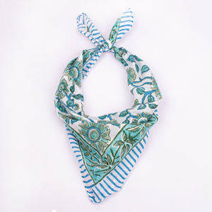 Bandana unisexe multifonctionnel en coton premium fait main, imprimé floral, écologique, respirant, pour la tête, le cou et les cheveux, à porter au quotidien - Product Image 1