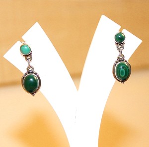 Boucles d'oreilles pendantes en argent sterling 925 et malachite, faites à la main pour collectionneurs et passionnés - Product Image 5