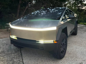 Tesla 2023 d'occasion, parfait état, excellent rapport qualité-prix. Démarrage à distance, sièges automatiques. - Product Image 4