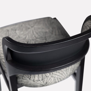 Chaise de bar en bois de teck massif avec rembourrage en tissu et mousse et matériau de haute qualité pour une utilisation intérieure et extérieure - Product Image 2