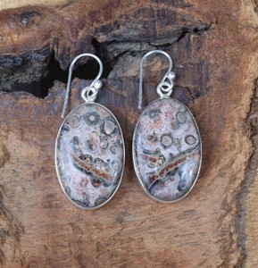 Más vendidos Natural piel de leopardo jaspe cabujón ovalado bisel ajuste colgante gota bisel ajuste sólido 925 pendiente de plata esterlina - Product Image 2