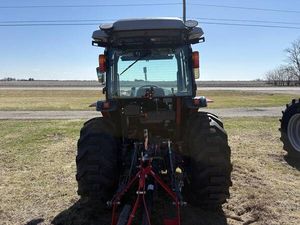 รถแทรกเตอร์ฟาร์ม Massey Ferguson 2850M 35 แรงม้า รุ่นล้ออัตโนมัติ พร้อมมอเตอร์ขับเคลื่อนเกียร์ที่ทนทาน พร้อมสำหรับงานหนัก - Product Image 5