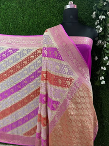 Sari de Lujo de Pura Georgette Khaddi Rangkaat, Artesanía Tradicional Banarasi Hecha a Mano, Exquisita con Zari, Elegante Caída Fluida - Product Image 4