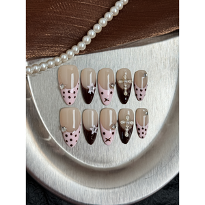 Cocoa Kiss - Adhesivos Elegantes para Uñas con Tacto Suave de Cacao, Duraderos y Fáciles de Aplicar - Product Image 1